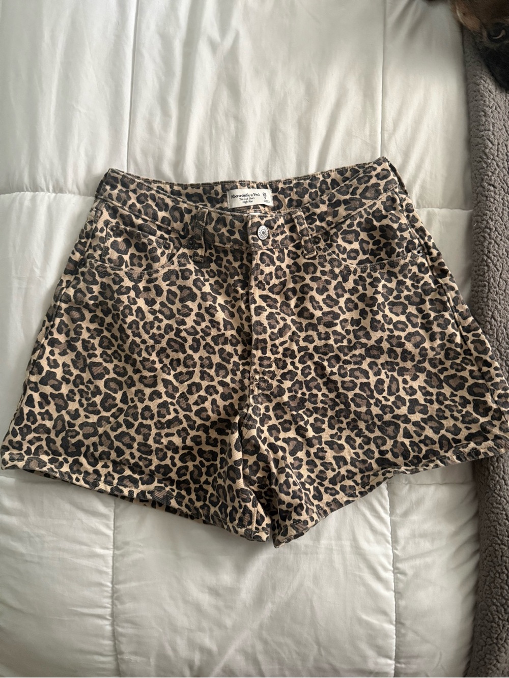Abercrombie & Fitch Leopard The Dad Short High Rise